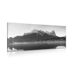 Obraz západ slnka nad Dolomitmi v čiernobielom prevedení