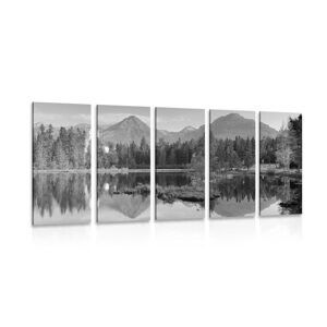 5-dielny obraz nádherná panoráma hôr pri jazere v čiernobielom prevedení