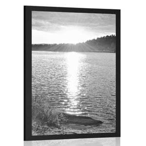 Plagát západ slnka nad jazerom v čiernobielom prevedení