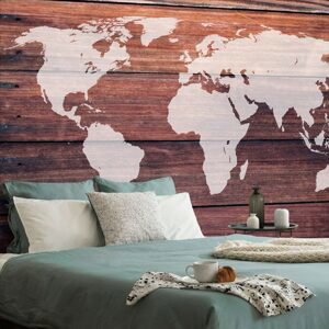 Samolepiaca tapeta mapa sveta s dreveným pozadím