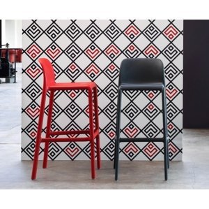 Barová stolička Faro: červený polypropylén