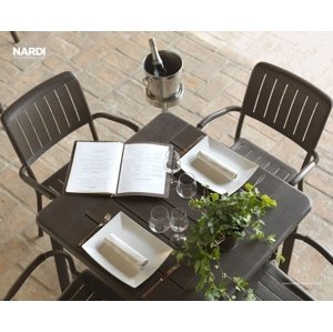 Hranatý stôl Maestrale: biely hliník
