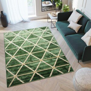 domtextilu.sk Moderný zelený koberec so zlatým vzorom trojuholníkov 68532-243784