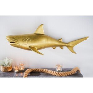 Estila Dizajnová kovová nástenná dekorácia žralok Perry v zlatej farbe 105cm