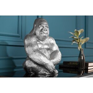 Estila Luxusná dekoračná soška gorily Wilde v koloniálnom štýle strieborná 43 cm