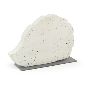 Biela cementová dekorácia La Forma Sens Hedgehog, 37 x 25 cm