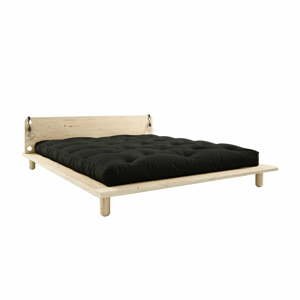 Dvojlôžková posteľ z masívneho dreva s čelom, lampičkami a čiernym matracom Comfort Karup Design Peek, 180 x 200 cm