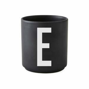 Čierny porcelánový hrnček Design Letters Alphabet E, 250 ml