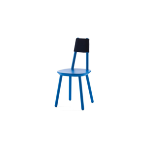 Modrá stolička z masívu EMKO Naïve