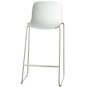 MAGIS - Barová stolička TROY s plastovým sedadlom a lamelovou podnožou