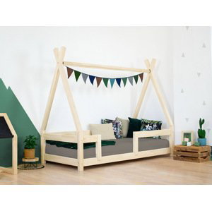Benlemi Detská drevená posteľ NAKANA v tvare teepee s bočnicou Zvoľte farbu: Nelakovaná, Rozmer: 140x200 cm