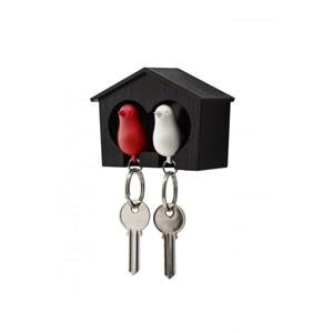 Nástenný držiak s kľúčenkami Qualy Duo Sparrow, hnedá búdka/ biela + červená kľúčenka