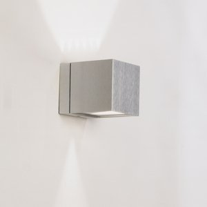 Milan Dau nástenné svietidlo tvar kocky up-down