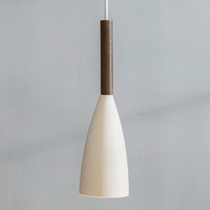 Závesná lampa Pure s dreveným prvkom, biela