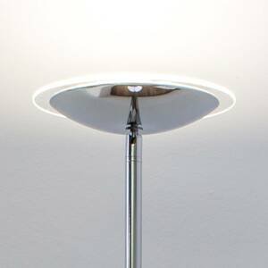 LED stojacia lampa osvetľujúca strop Malea, chróm